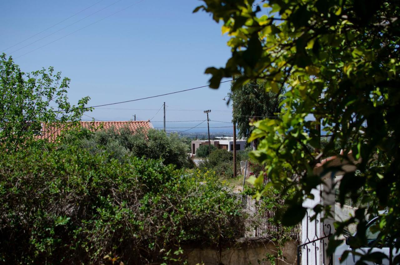 Kamera House Khordhakion Exterior photo